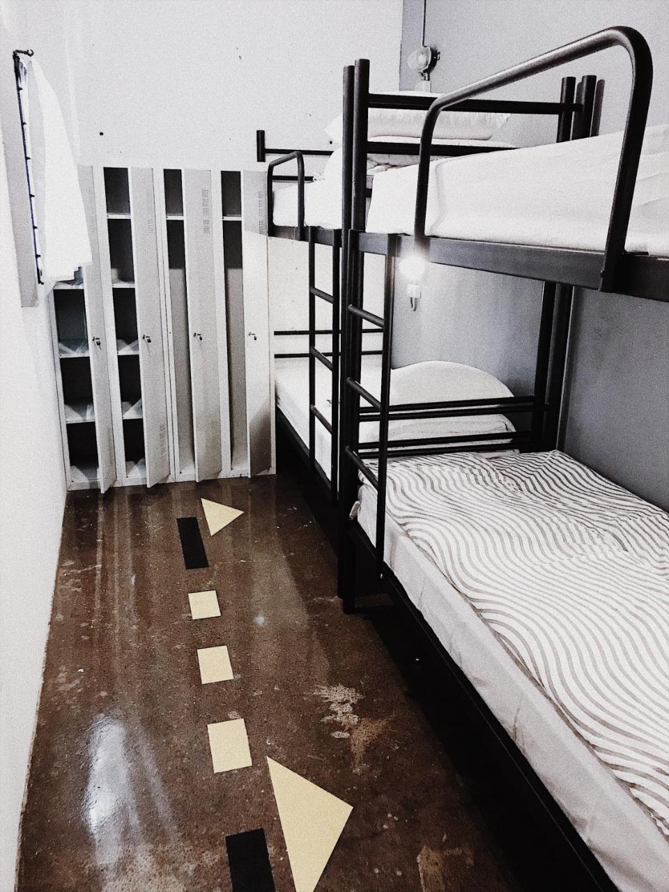 Alcatraz Хостел